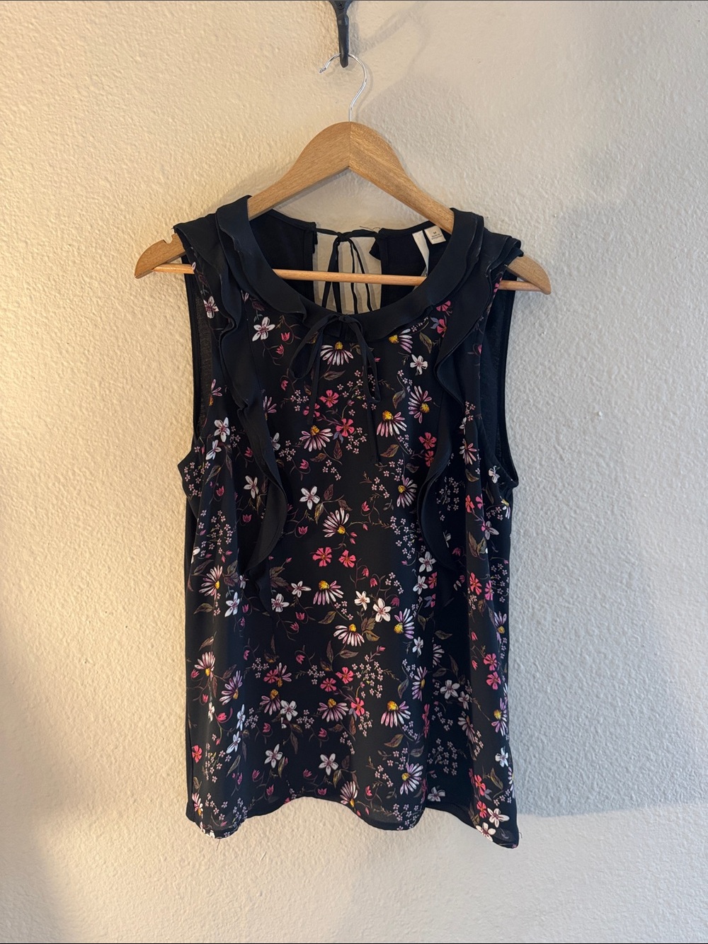 LC Lauren Conrad Sleeveless Blouse, Size Medium